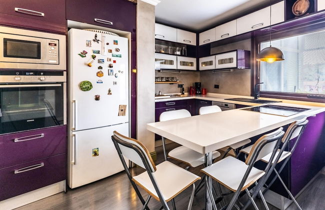 Chic Flat w Balcony BBQ 10 min to Emaar in Uskudar - Foto 16