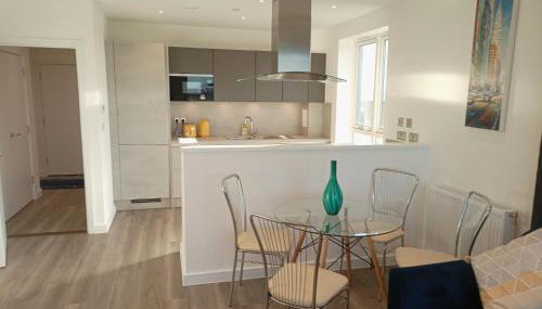 London Serviced Accommodation x RM13 x DM 4 Weekly x Monthly Offers - Foto 2, stove