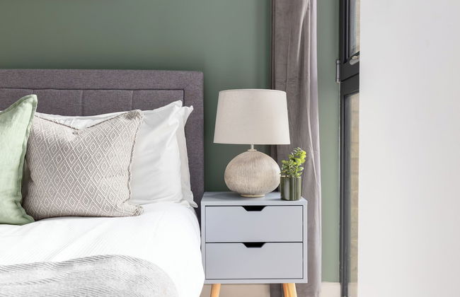 Idyllic 2 Bed Flat with Balcony in Canada Water - Foto 7