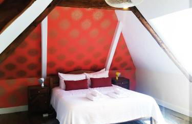 The Shire House - Photo 17