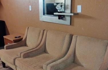 Gated 1 King Bedroom 1 Bath Apt with Full Kitchen 129 - Foto 18