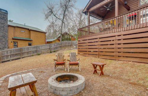 Steps to Lake Lanier Wooded Escape with Boat Dock - Foto 33