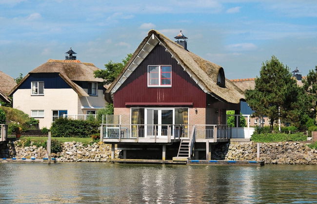 Villa With Terrace on the Water in Friesland - Foto 20