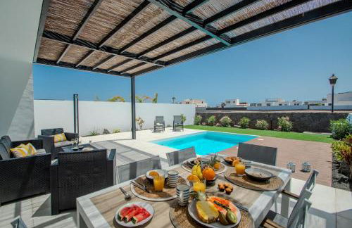 Serena Villa 38 - Heated pool, Sea Views, AC, High Speed Internet - Photo 2