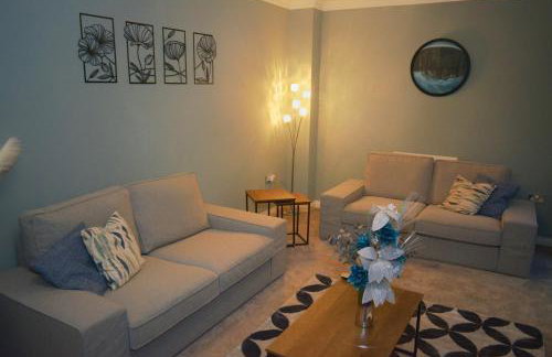 Cosy detached 3-bed, free parking, near Manchester - Foto 2