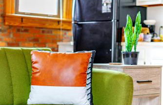 Jungle House Columbus Downtown Free Parking Sleeps 8 - Walk to Convention Center & Nationwide Arena - 1BR Short North Luxury Home - Over 5,800 Five Star Stays - Foto 30