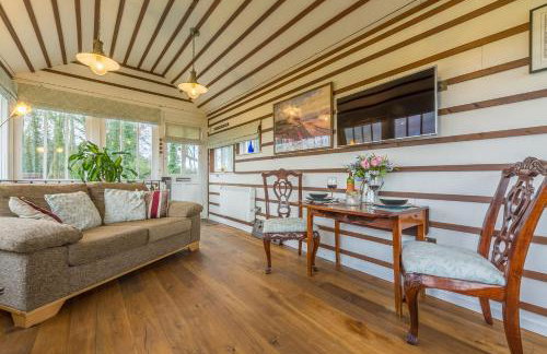 The Signal Box - Photo 8