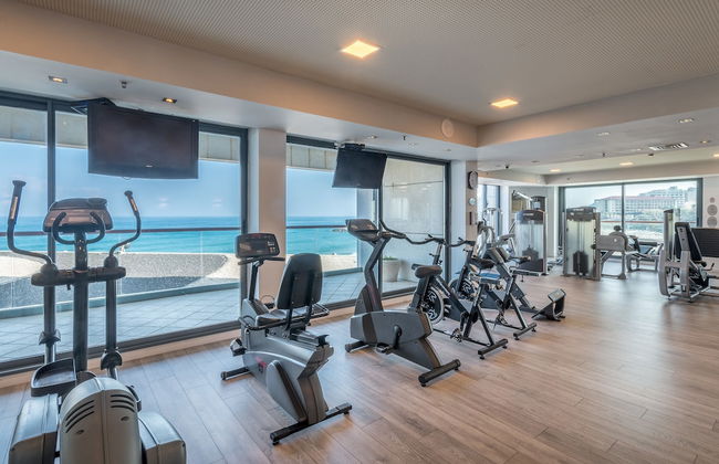 Beach Front By Ritz Hotel Pool Parking - Photo 30