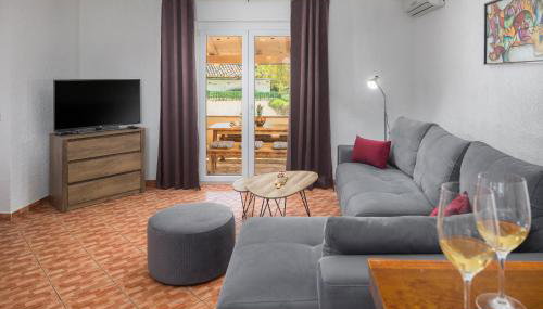 Casa Viktoria with private garden and BBQ - Foto 3