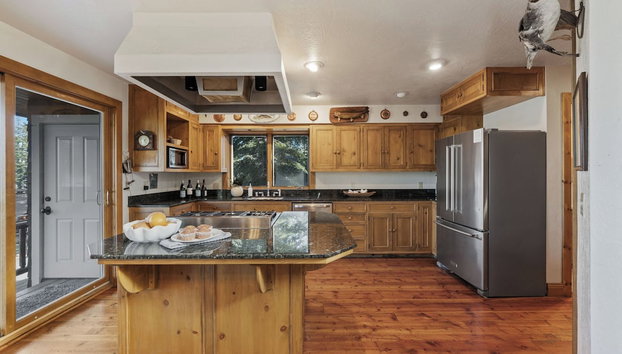 Ellis Peak by Avantstay Beautiful Mckinney Cabin w/ Filtered Lake Views - Foto 3, Interior