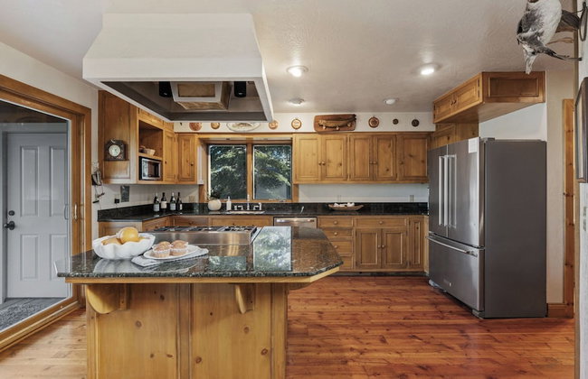 Ellis Peak by Avantstay Beautiful Mckinney Cabin w/ Filtered Lake Views - Foto 3