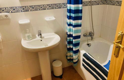 2 Bedroom Apartment with Sea Views - Foto 29