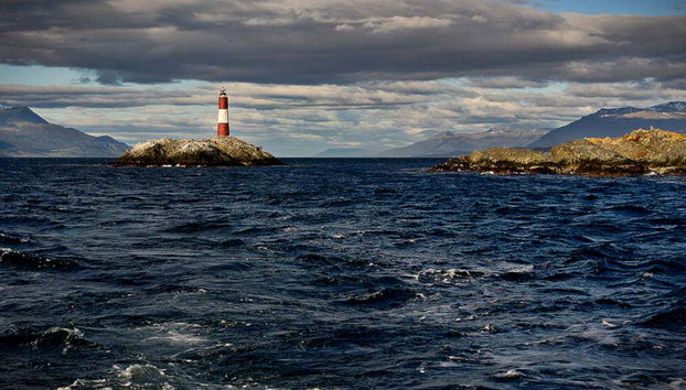 Paseo en yate por el Canal Beagle + Trekking por isla Bridges - Foto 2