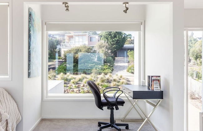 Clifftop Family Retreat With Views Pool - Foto 38