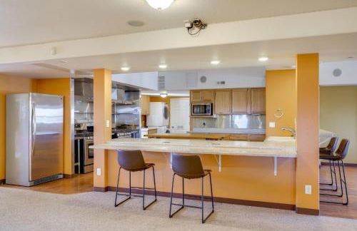 Huge Kitchen and Open Interior Pueblo Group Getaway - Foto 6