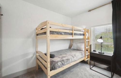 Tropical Oasis - Pool + Beach Volleyball + Firepit - Foto 40