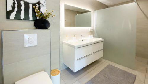 ImmoStay #3 - Penthouse mit zwei Balkonen & Seeblick, Parking & WiFi - Foto 3, towels