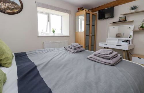 Coach House - Photo 18