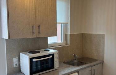 Red Rose Garden - Photo 17