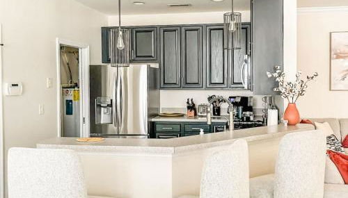 Spacious Private 2BR-2BA I Pool I Garage I Central - Foto 2