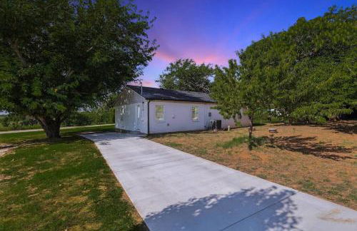 Newly Remodeled 3 Bedroom Bespoke Home Near Fort Worth - Photo 21