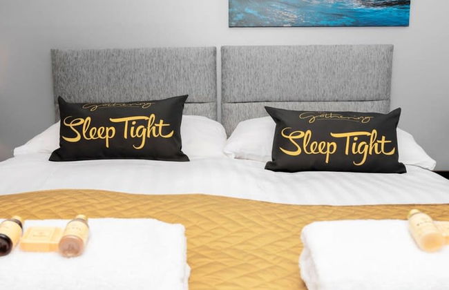 The Llangollen - Berwyn House Central Wrexham - Photo 1