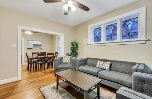 Tower Grove Getaway sleeps 8 - Foto 2