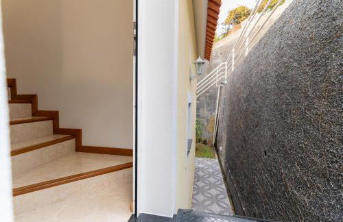 Vanda House com 2 Quartos Vista Mar e montanha no centro da Ilha - Foto 30