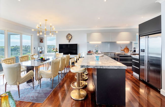 Magnificent Harbour View Villa in Orakei - Photo 10