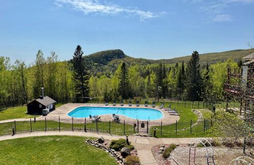 The Oak Cottage Ski in out Pool Hot Tub Views of Lutsen Mtn - Foto 39