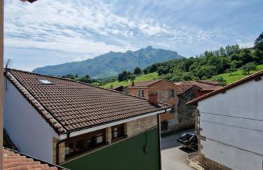 La Casona de Pascueru de POO DE CABRALES - Foto 5
