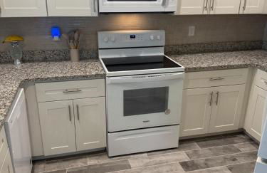 Coastal Retreat by the Bay - Foto 15