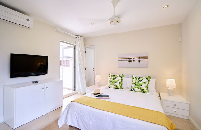 Bon Azur Beachfront Suites & Penthouses with LOV - Photo 7