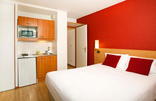 Séjours & Affaires Genève Saint Genis - Foto 1