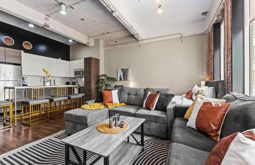 Heart of Downtown Dallas 2BR 2BA Getaway - Photo 28