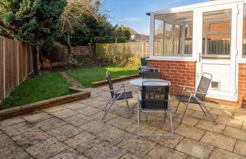 Family-Friendly Detached House Near Leeds and Bradford with Garden - Foto 35
