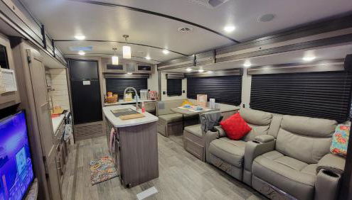 River RV, Romance Glamping Pup Paradise Riverside - Foto 5