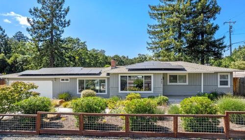 Happy House Getaway - Pool, Hot Tub & Wine Country - Foto 3