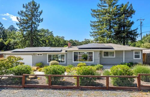 Happy House Getaway - Pool, Hot Tub & Wine Country - Foto 3