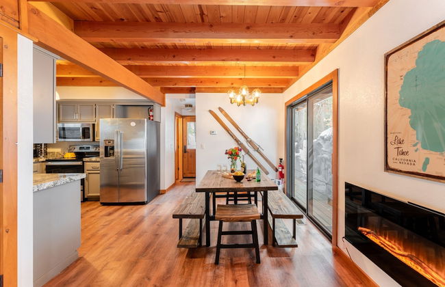 Indigo Owl by Avantstay Cabin w Firepit Minutes to Lake Slopes - Photo 11