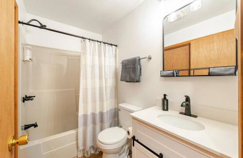 Cozy Cabin at Poconos With Hot Tub and Fire Pit - Foto 28