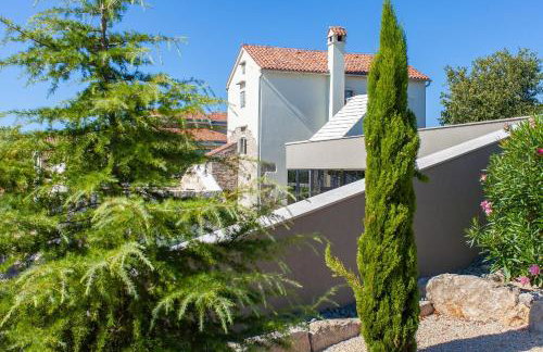 Luxury Jerini Estate - Photo 30