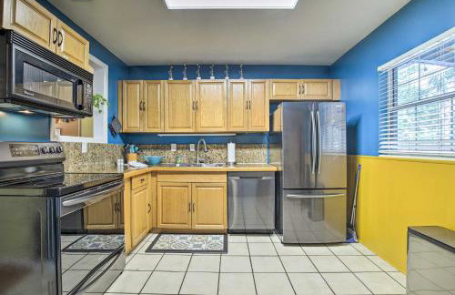 Tropical Palm Harbor Retreat with Lanai and Patio! - Foto 8