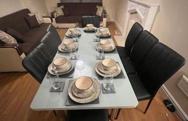 Big new house! 5BDR, sleeps 13, with parking - Foto 10