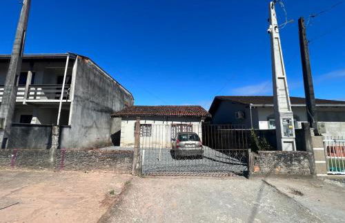 Casa inteira em terreno individual, pet friendly, vaga para 3 carros, wifi, home office - Foto 7