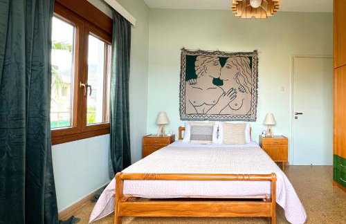 4BR Newly Renovated Retreat Tranquil Coastal Haven - Photo 2