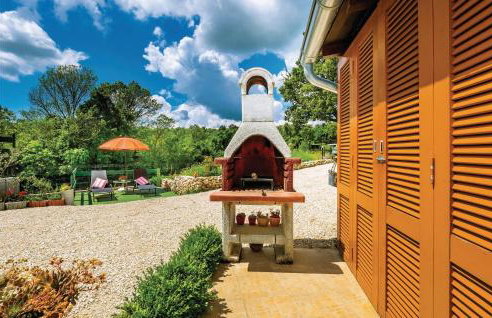 One-Bedroom Holiday Home In Bartici - Photo 2