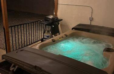 Casa Charleston-3BR-2Bath-Private HOT TUB-Pet Friendly-No Pet Fees! - Photo 53