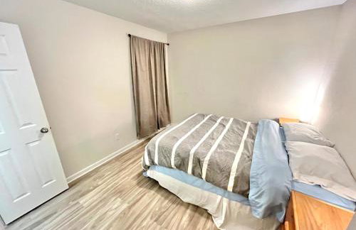 3 Bed Home 5 Mins to JAX Airport & Zoo - Foto 17