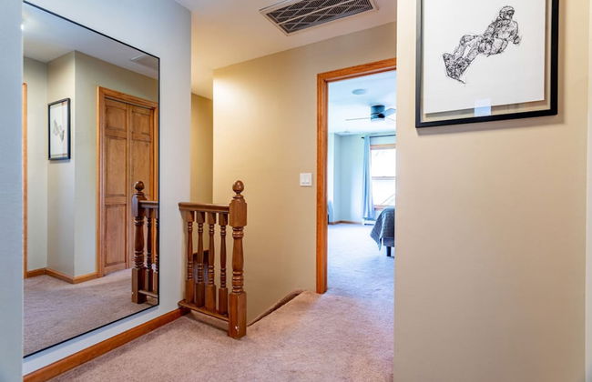 Family Fun Oasis Hot Tub Steam Room Pool Stream Firepit Games - Foto 24